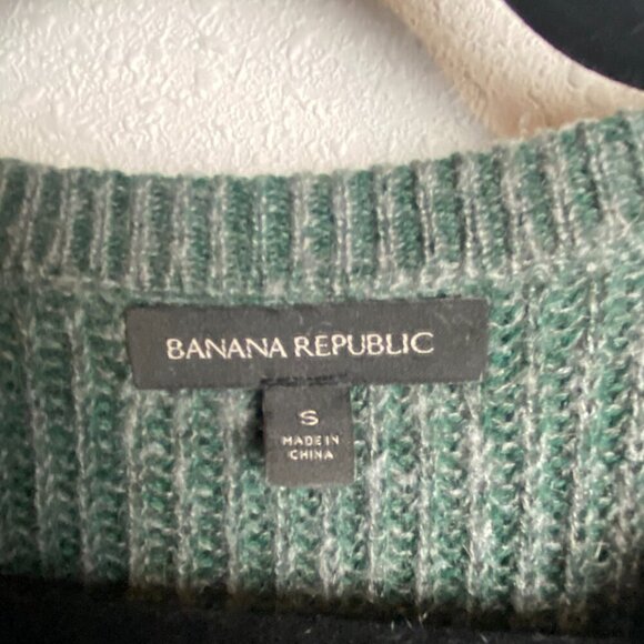 Banana Republic Size Small Green Wool Blend Ribbed Sweater Soft Asymmetrical Hem - Picture 6 of 7